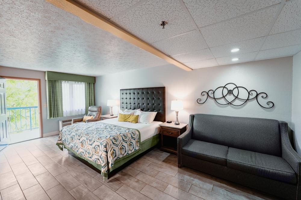 Accommodation By Willow Brook Lodge พิเจนฟอร์จ ภายนอก รูปภาพ