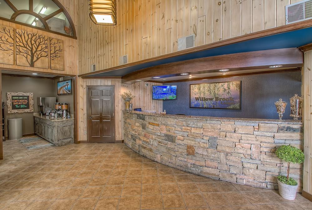 Accommodation By Willow Brook Lodge พิเจนฟอร์จ ภายนอก รูปภาพ