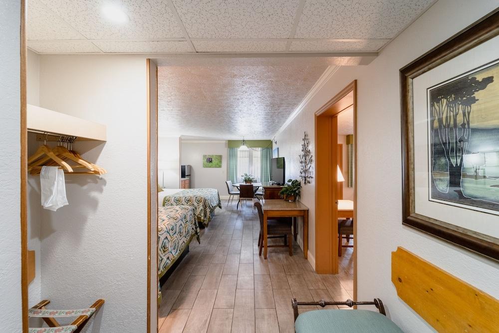 Accommodation By Willow Brook Lodge พิเจนฟอร์จ ภายนอก รูปภาพ